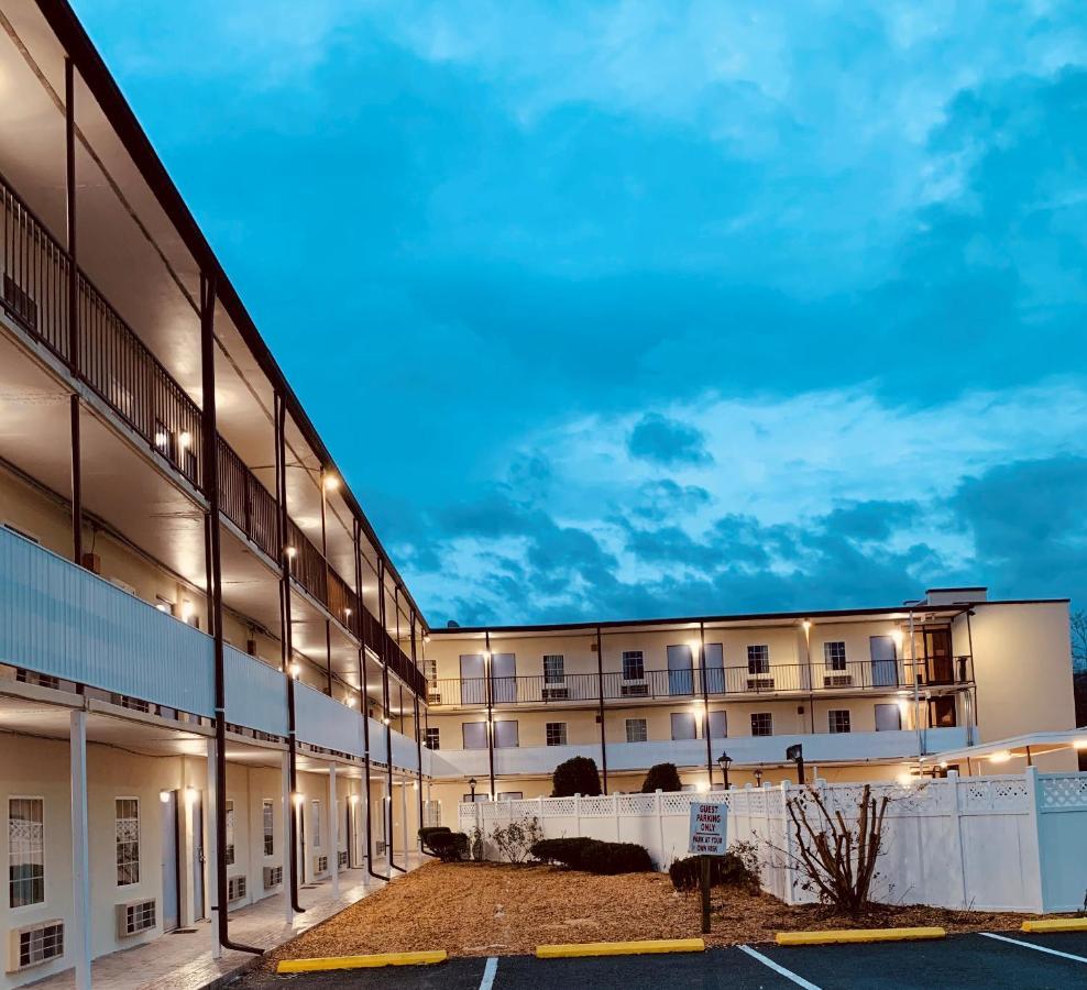 Hotel Baymont By Wyndham Front Royal Near Shenandoah National Park Exterior foto